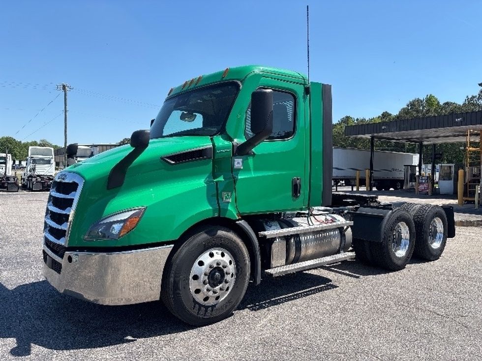 Day Cab Tractor-Heavy Duty Tractors-Freightliner-2022-T11664ST-Prince George-VA-552,178\n\t\tmiles-$ 44,000 - Image 3