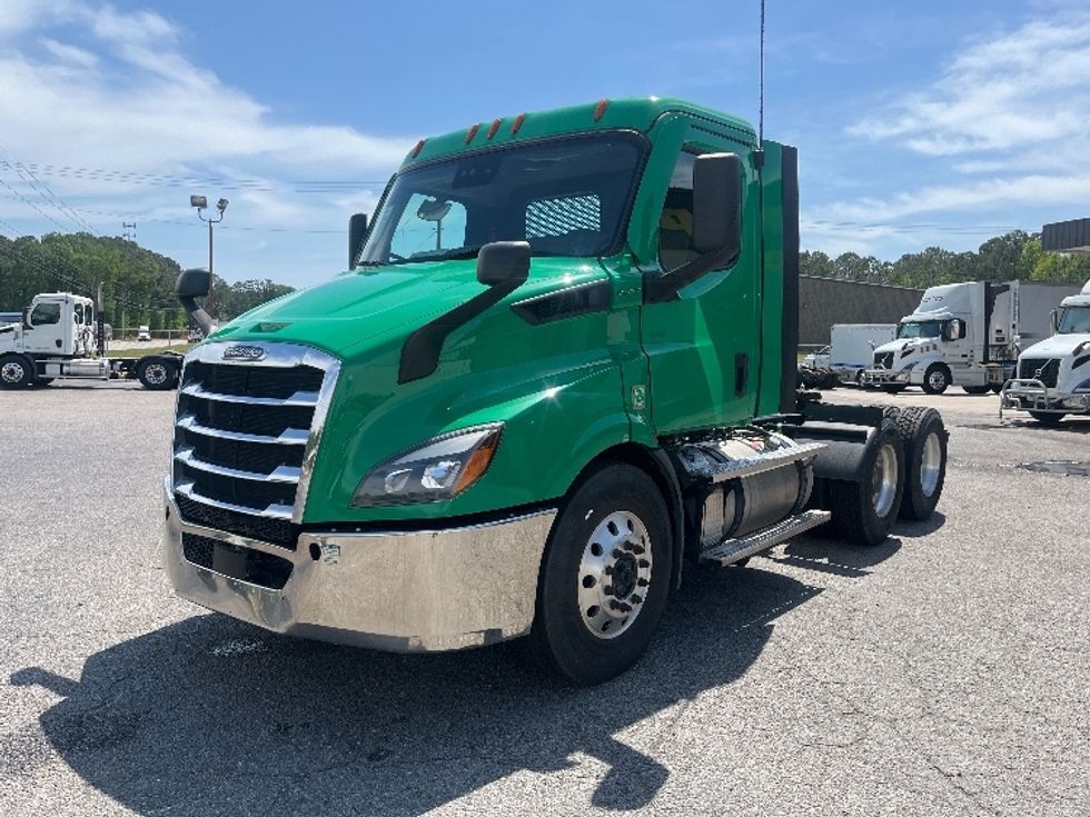 Day Cab Tractor-Heavy Duty Tractors-Freightliner-2022-T11664ST-Prince George-VA-553,919\n\t\tmiles-$ 46,750 - Image 3