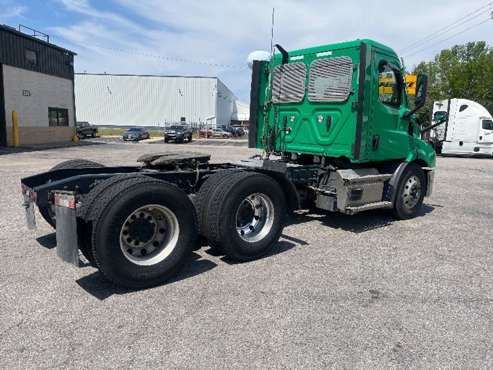 Day Cab Tractor-Heavy Duty Tractors-Freightliner-2022-T11664ST-Prince George-VA-553,919\n\t\tmiles-$ 46,750 - Image 7