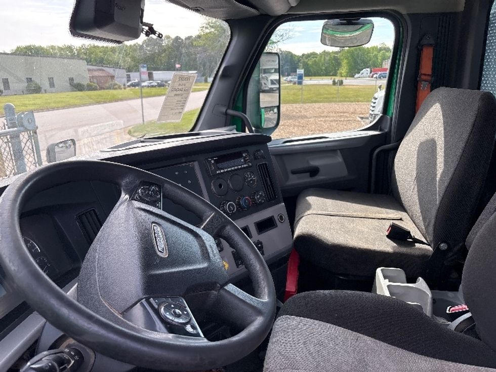Day Cab Tractor-Heavy Duty Tractors-Freightliner-2022-T11664ST-Prince George-VA-603,235\n\t\tmiles-$ 32,500 - Image 10