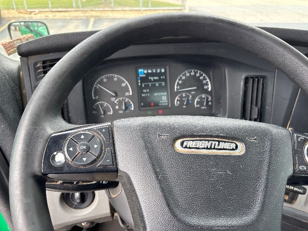 Day Cab Tractor-Heavy Duty Tractors-Freightliner-2022-T11664ST-Prince George-VA-603,235\n\t\tmiles-$ 32,500 - Image 11