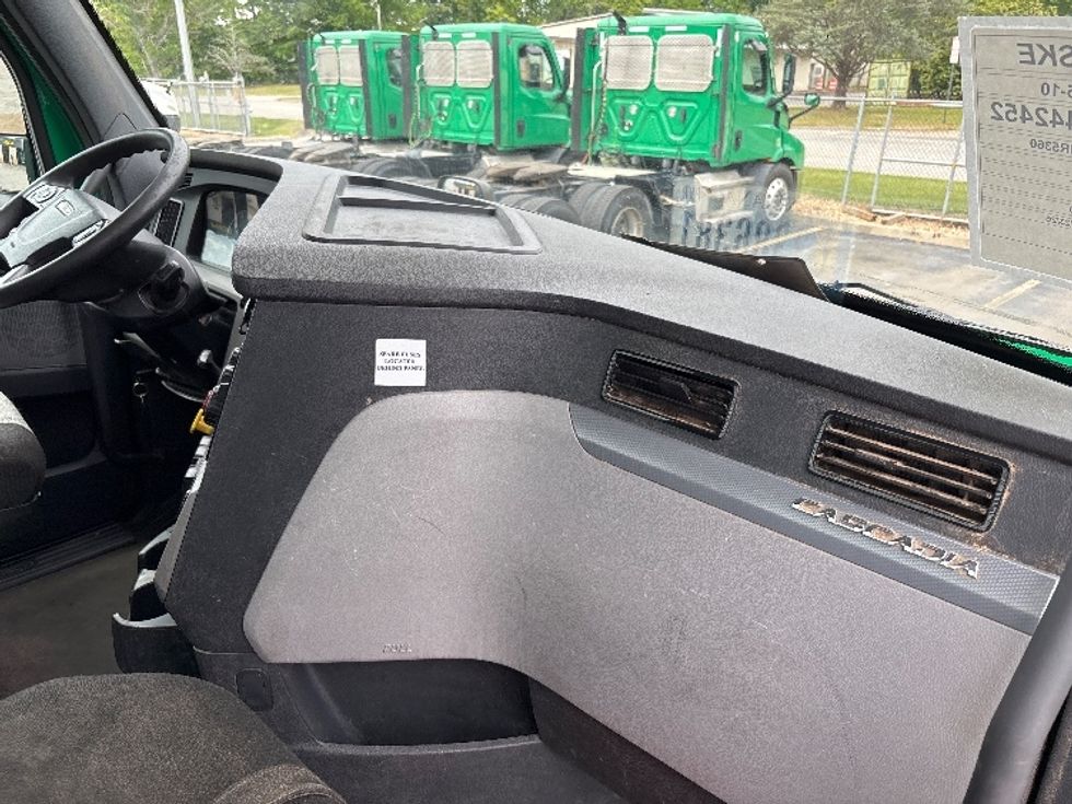 Day Cab Tractor-Heavy Duty Tractors-Freightliner-2022-T11664ST-Prince George-VA-603,235\n\t\tmiles-$ 32,500 - Image 13