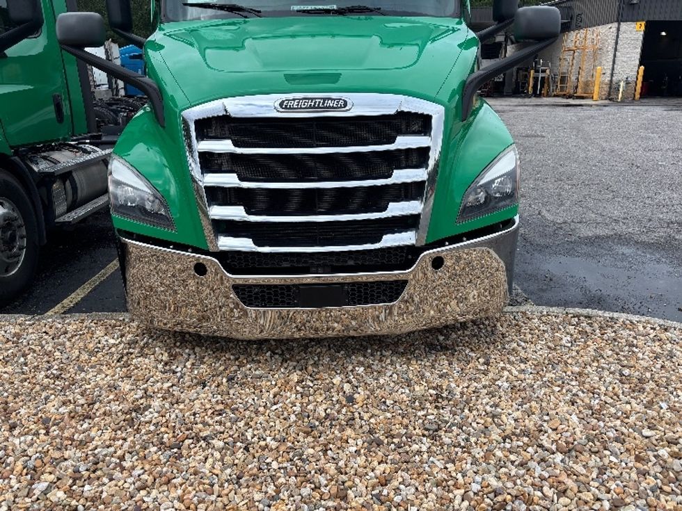 Day Cab Tractor-Heavy Duty Tractors-Freightliner-2022-T11664ST-Prince George-VA-603,235\n\t\tmiles-$ 32,500 - Image 2