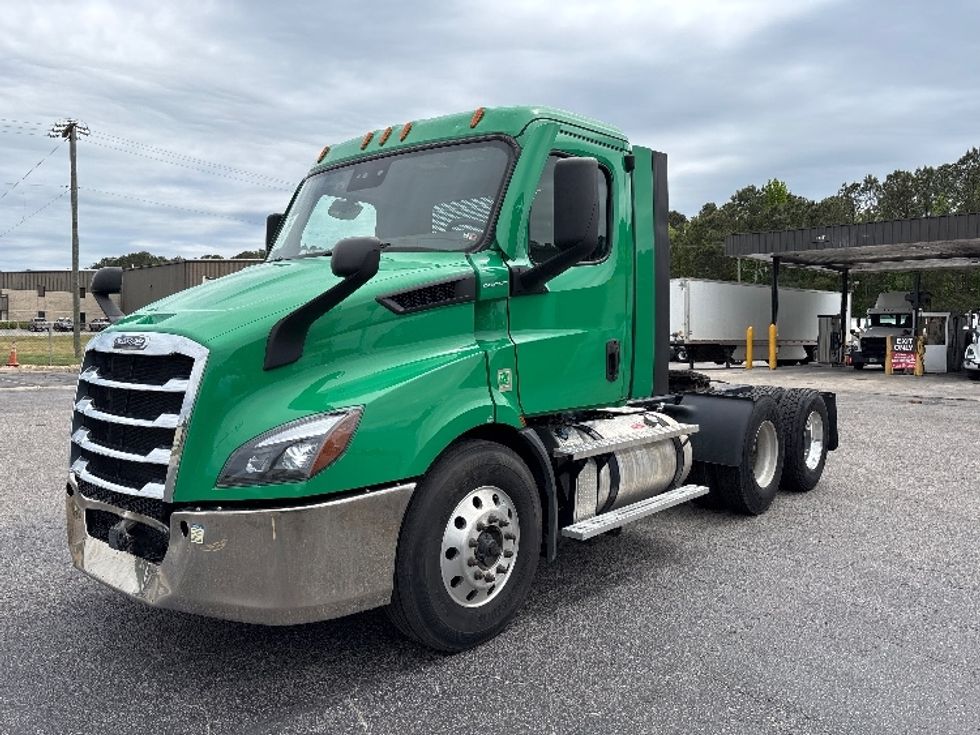 Day Cab Tractor-Heavy Duty Tractors-Freightliner-2022-T11664ST-Prince George-VA-603,235\n\t\tmiles-$ 32,500 - Image 3