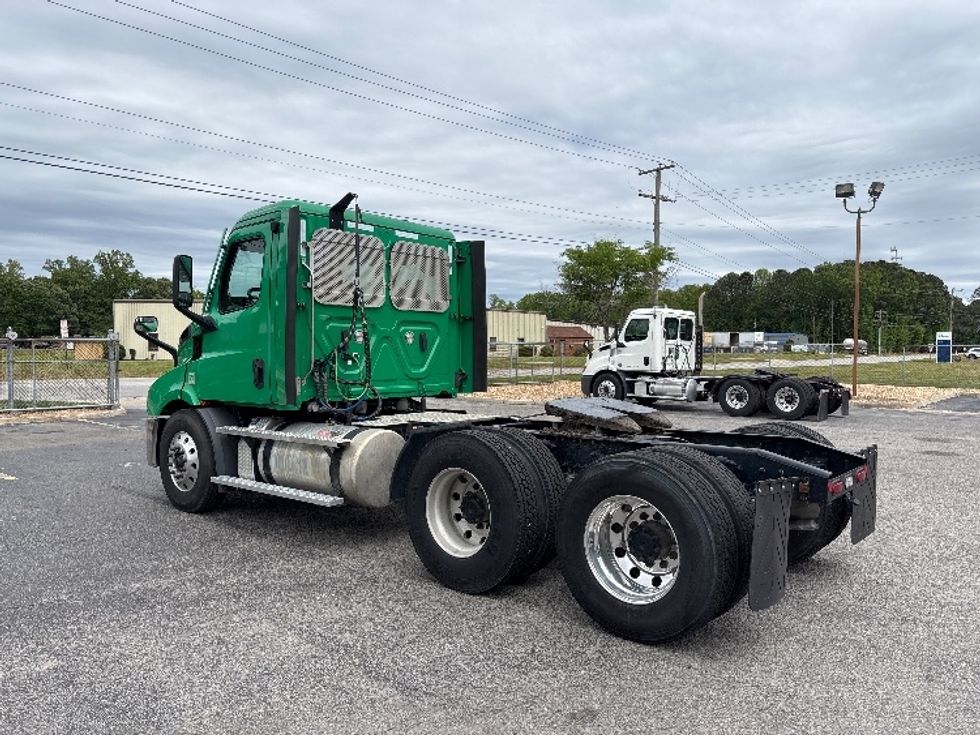 Day Cab Tractor-Heavy Duty Tractors-Freightliner-2022-T11664ST-Prince George-VA-603,235\n\t\tmiles-$ 32,500 - Image 5