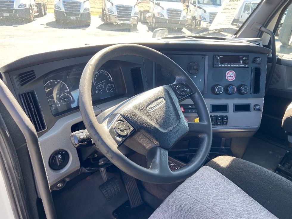 Day Cab Tractor-Heavy Duty Tractors-Freightliner-2022-T11664ST-San Antonio-TX-568,482\n\t\tmiles-$ 47,250 - Image 10