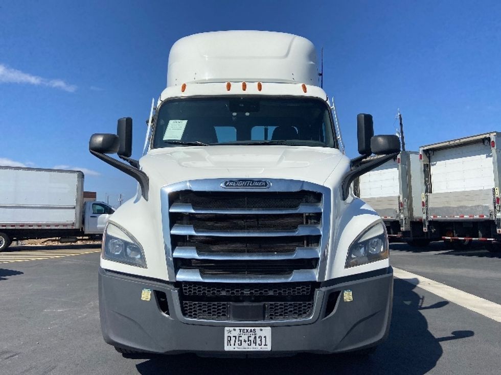Day Cab Tractor-Heavy Duty Tractors-Freightliner-2022-T11664ST-San Antonio-TX-568,482\n\t\tmiles-$ 47,250 - Image 2