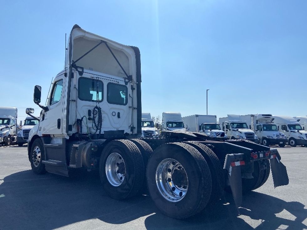 Day Cab Tractor-Heavy Duty Tractors-Freightliner-2022-T11664ST-San Antonio-TX-568,482\n\t\tmiles-$ 47,250 - Image 5