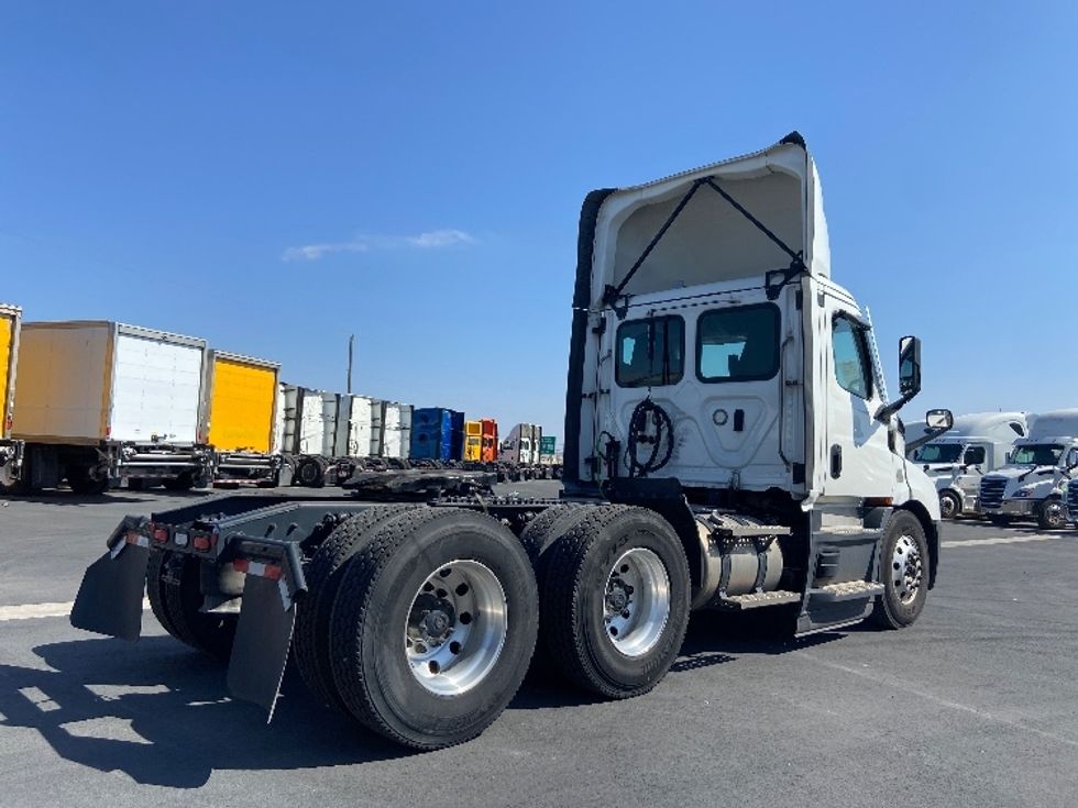 Day Cab Tractor-Heavy Duty Tractors-Freightliner-2022-T11664ST-San Antonio-TX-568,482\n\t\tmiles-$ 47,250 - Image 7