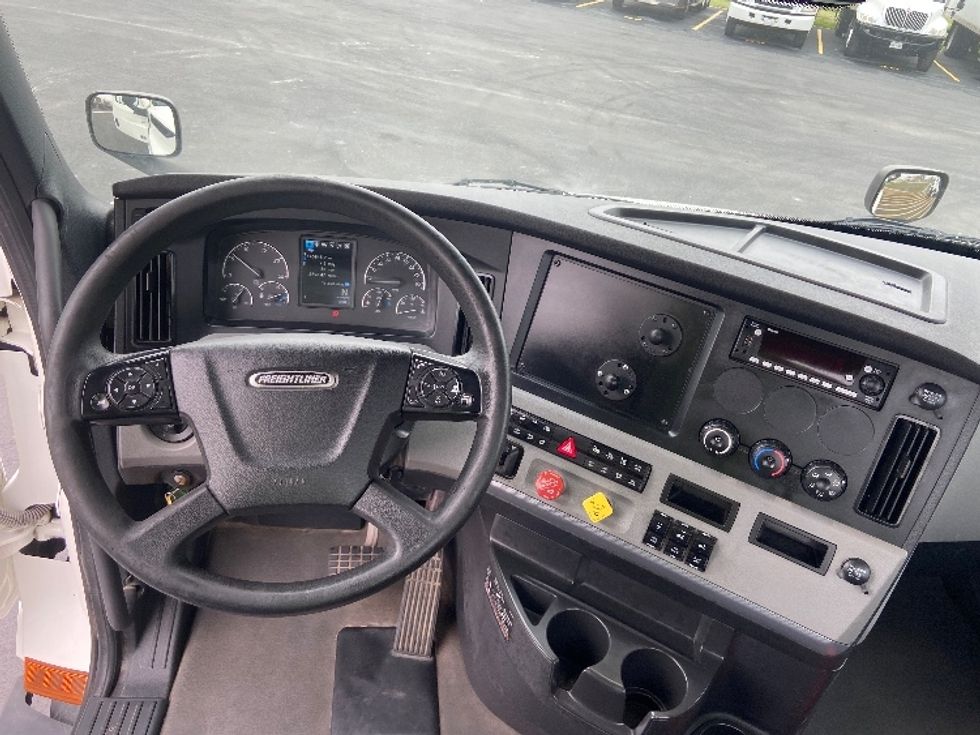 Day Cab Tractor-Heavy Duty Tractors-Freightliner-2022-T11664ST-San Antonio-TX-574,440\n\t\tmiles-$ 47,500 - Image 11