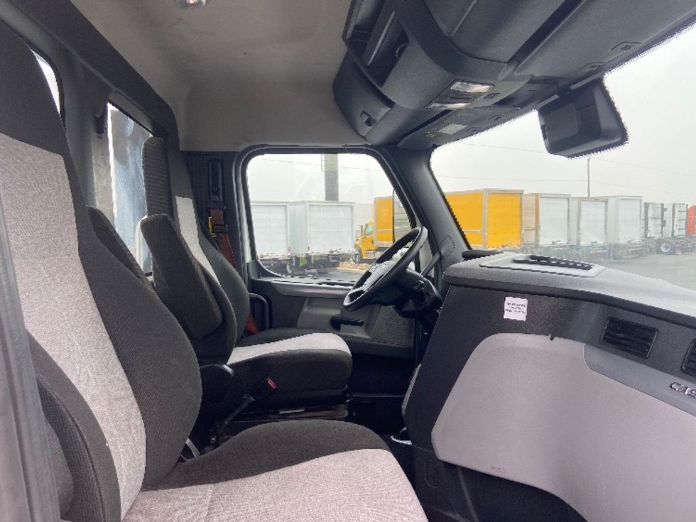 Day Cab Tractor-Heavy Duty Tractors-Freightliner-2022-T11664ST-San Antonio-TX-574,440\n\t\tmiles-$ 47,500 - Image 14