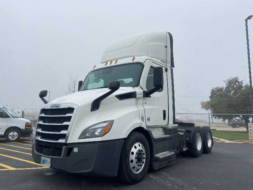 Day Cab Tractor-Heavy Duty Tractors-Freightliner-2022-T11664ST-San Antonio-TX-574,440\n\t\tmiles-$ 47,500 - Image 3