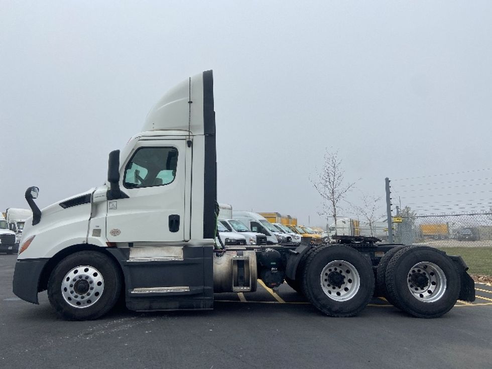 Day Cab Tractor-Heavy Duty Tractors-Freightliner-2022-T11664ST-San Antonio-TX-574,440\n\t\tmiles-$ 47,500 - Image 4
