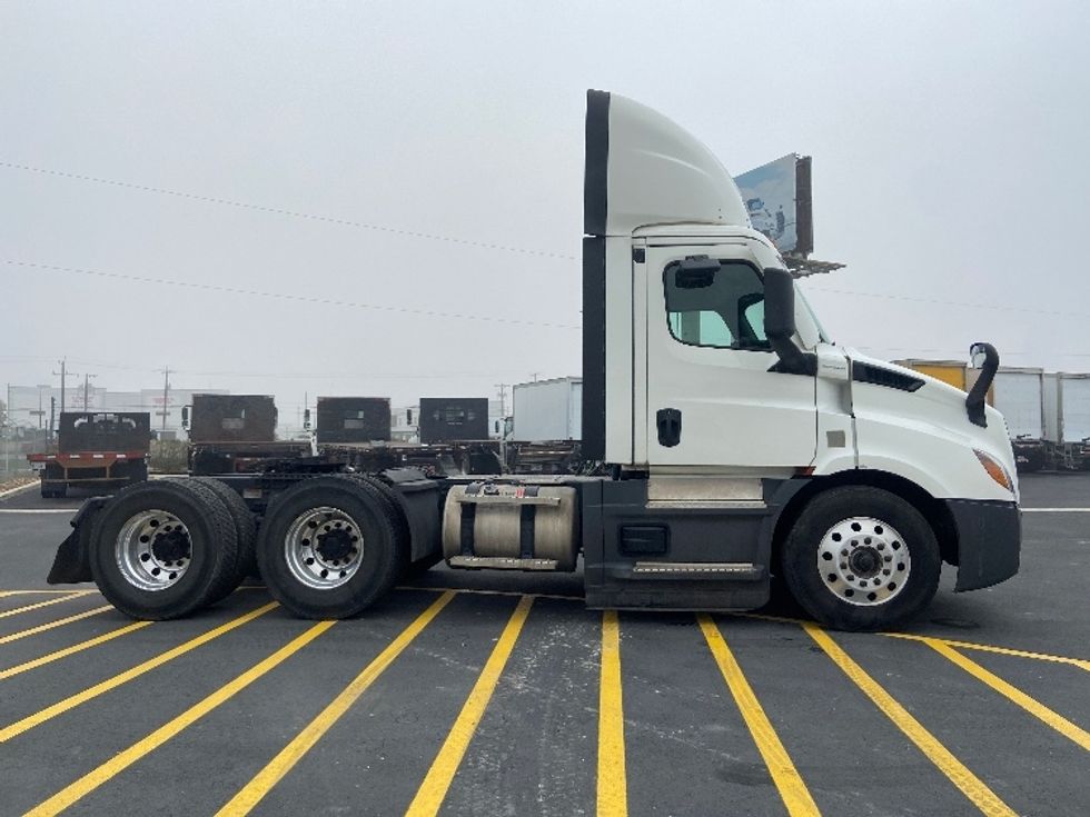 Day Cab Tractor-Heavy Duty Tractors-Freightliner-2022-T11664ST-San Antonio-TX-574,440\n\t\tmiles-$ 47,500 - Image 8