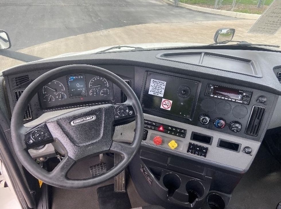 Day Cab Tractor-Heavy Duty Tractors-Freightliner-2022-T11664ST-San Antonio-TX-606,967\n\t\tmiles-$ 36,500 - Image 11