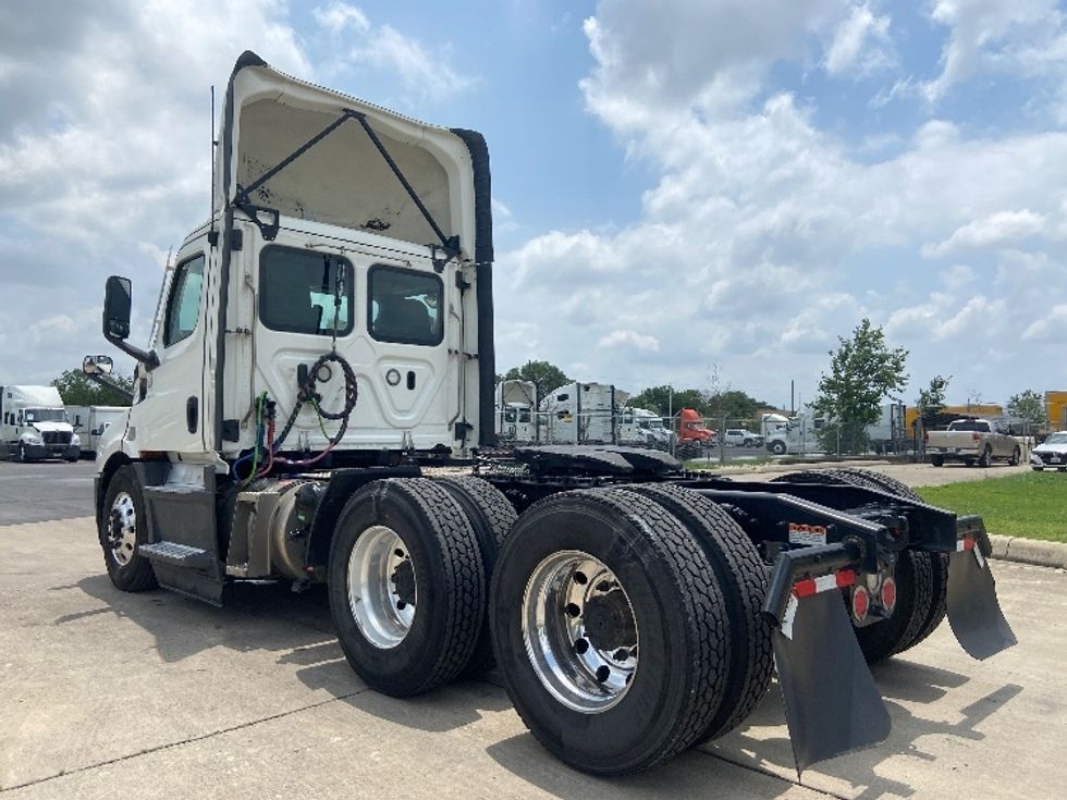 Day Cab Tractor-Heavy Duty Tractors-Freightliner-2022-T11664ST-San Antonio-TX-606,967\n\t\tmiles-$ 36,500 - Image 5