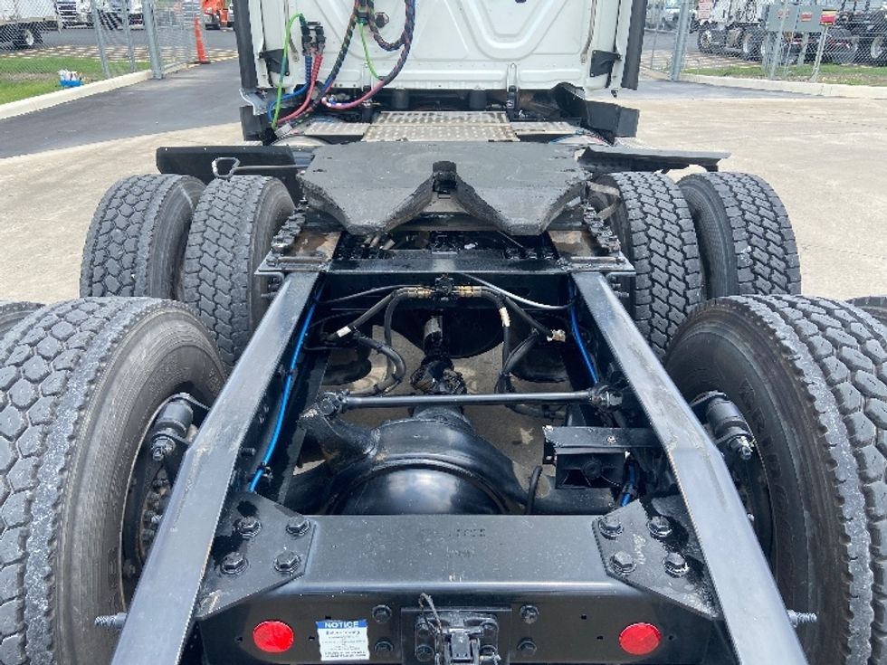 Day Cab Tractor-Heavy Duty Tractors-Freightliner-2022-T11664ST-San Antonio-TX-606,967\n\t\tmiles-$ 36,500 - Image 6