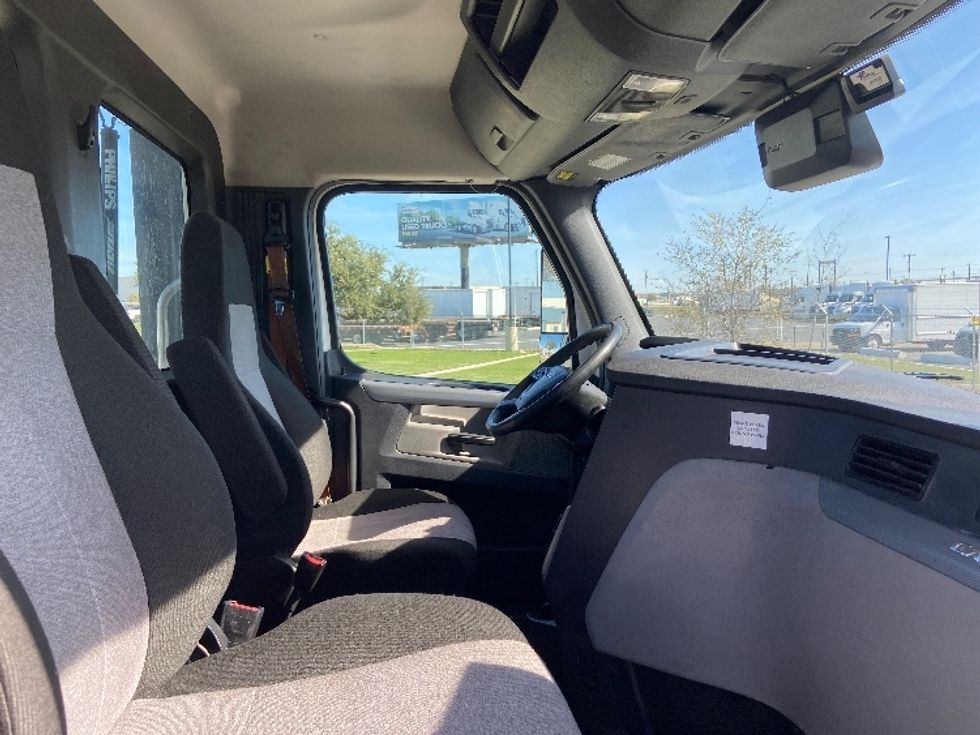 Day Cab Tractor-Heavy Duty Tractors-Freightliner-2022-T11664ST-San Antonio-TX-683,609\n\t\tmiles-$ 29,750 - Image 14