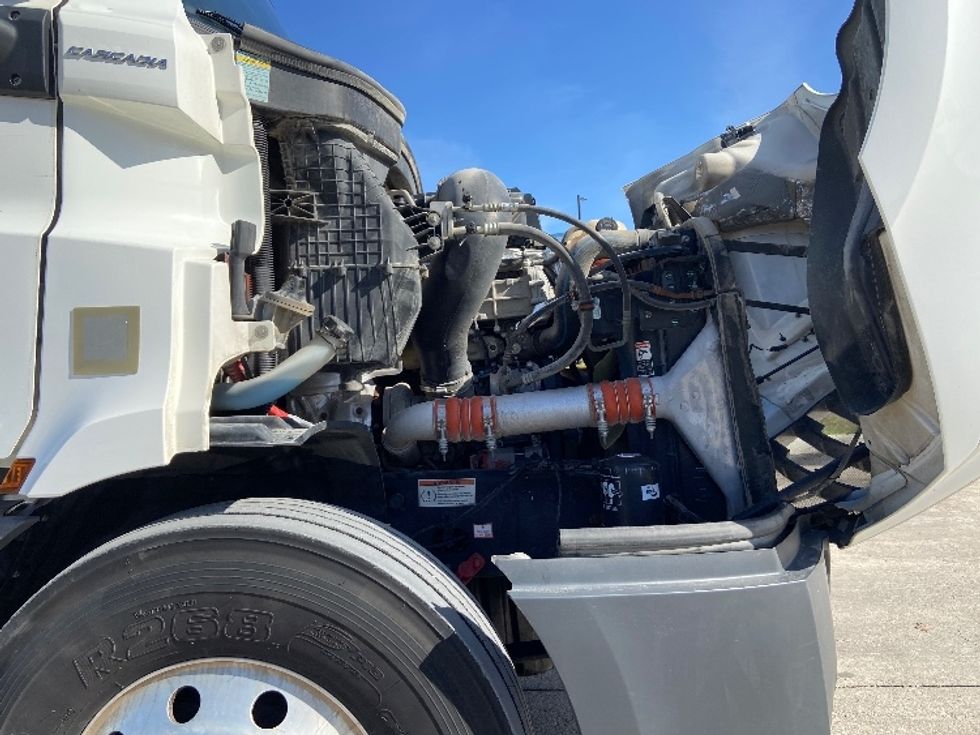 Day Cab Tractor-Heavy Duty Tractors-Freightliner-2022-T11664ST-San Antonio-TX-683,609\n\t\tmiles-$ 29,750 - Image 15