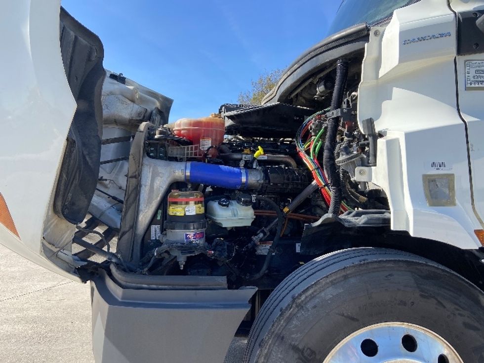 Day Cab Tractor-Heavy Duty Tractors-Freightliner-2022-T11664ST-San Antonio-TX-683,609\n\t\tmiles-$ 29,750 - Image 16