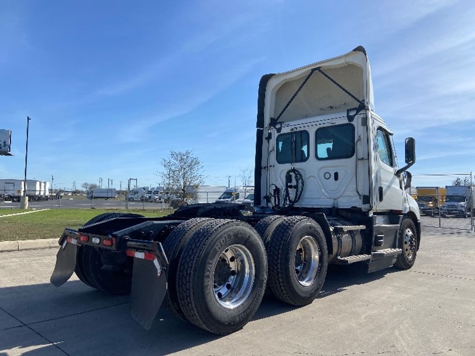 Day Cab Tractor-Heavy Duty Tractors-Freightliner-2022-T11664ST-San Antonio-TX-683,609\n\t\tmiles-$ 29,750 - Image 7