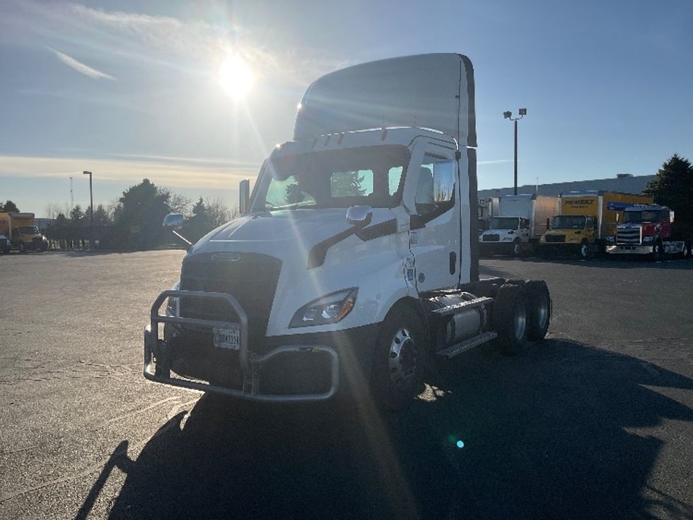 Day Cab Tractor-Heavy Duty Tractors-Freightliner-2022-T11664ST-South Bend-IN-504,078\n\t\tmiles-$ 46,500 - Image 3