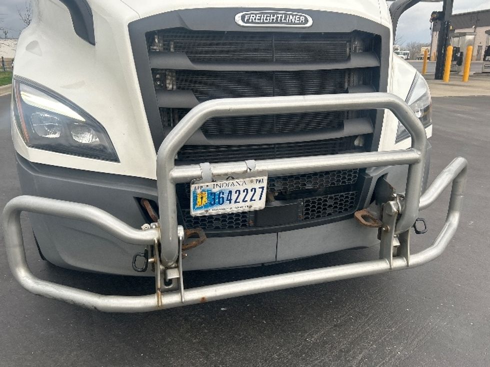 Day Cab Tractor-Heavy Duty Tractors-Freightliner-2022-T11664ST-Windsor-WI-588,112\n\t\tmiles-$ 42,750 - Image 18