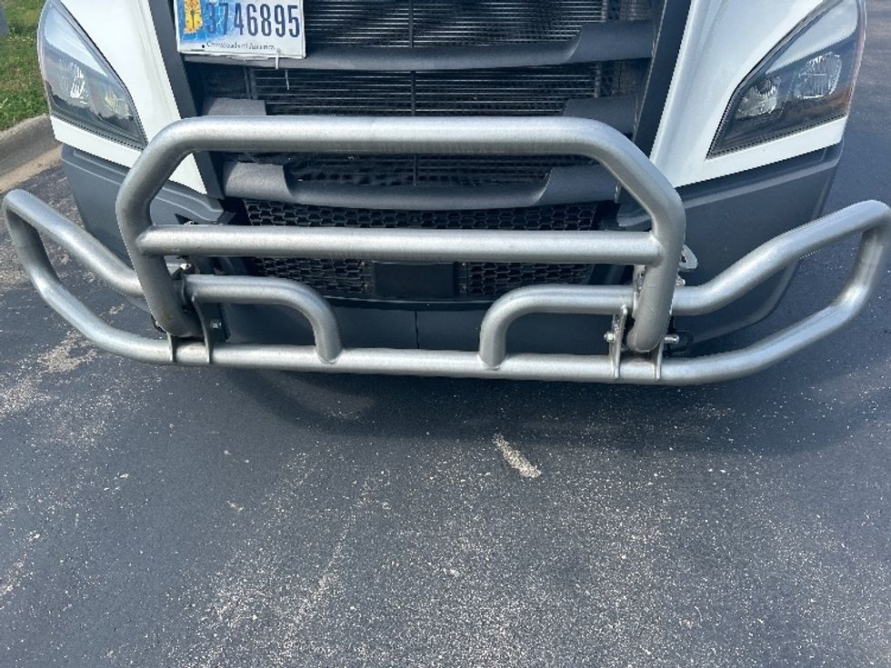 Day Cab Tractor-Heavy Duty Tractors-Freightliner-2022-T11664ST-Windsor-WI-629,808\n\t\tmiles-$ 32,000 - Image 17