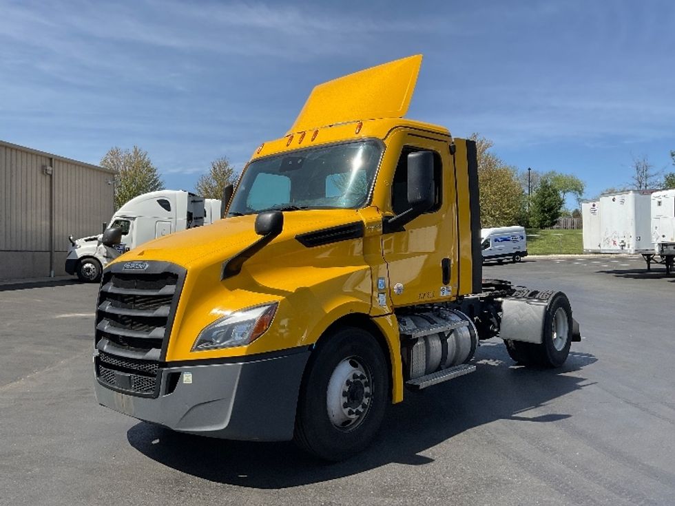 Day Cab Tractor-Heavy Duty Tractors-Freightliner-2022-T12642ST-Bethlehem-PA-328,417\n\t\tmiles-$ 54,250 - Image 3