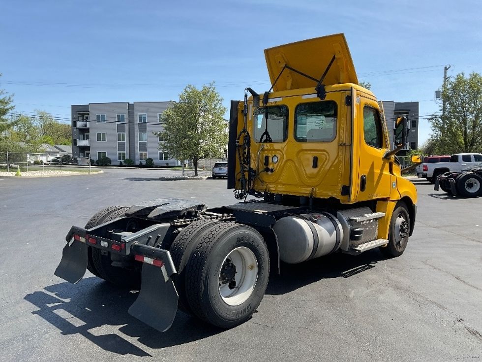 Day Cab Tractor-Heavy Duty Tractors-Freightliner-2022-T12642ST-Bethlehem-PA-328,417\n\t\tmiles-$ 54,250 - Image 7