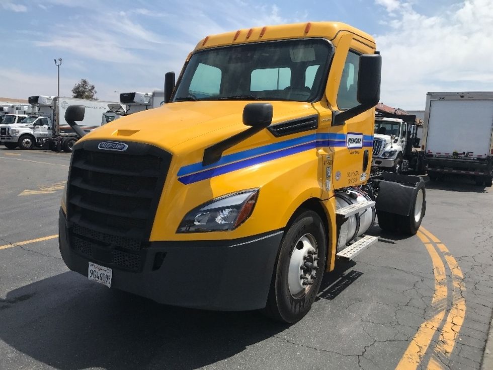Day Cab Tractor-Heavy Duty Tractors-Freightliner-2022-T12642ST-City Of Industry-CA-363,674\n\t\tmiles-$ 73,500 - Image 3