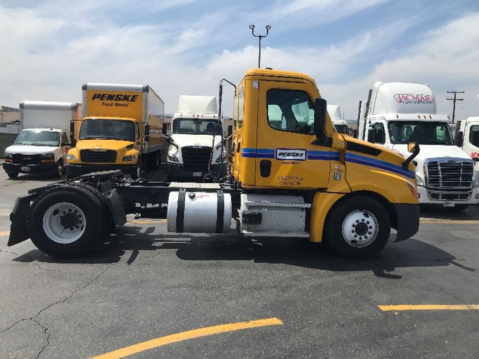 Day Cab Tractor-Heavy Duty Tractors-Freightliner-2022-T12642ST-City Of Industry-CA-363,674\n\t\tmiles-$ 73,500 - Image 8