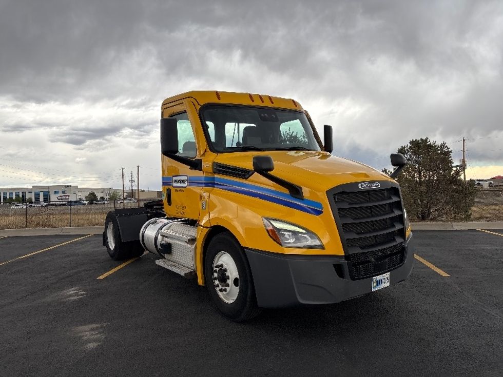 Day Cab Tractor-Heavy Duty Tractors-Freightliner-2022-T12642ST-Denver-CO-121,454\n\t\tmiles-$ 71,000 - Image 1