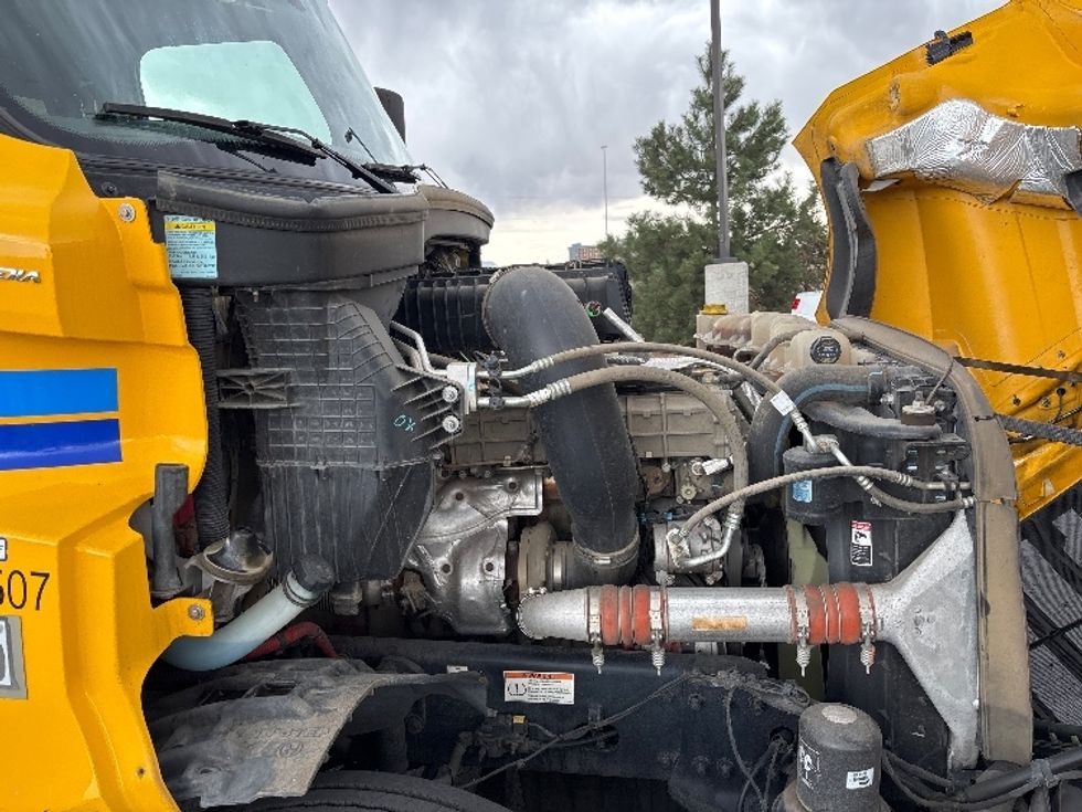 Day Cab Tractor-Heavy Duty Tractors-Freightliner-2022-T12642ST-Denver-CO-121,454\n\t\tmiles-$ 71,000 - Image 15