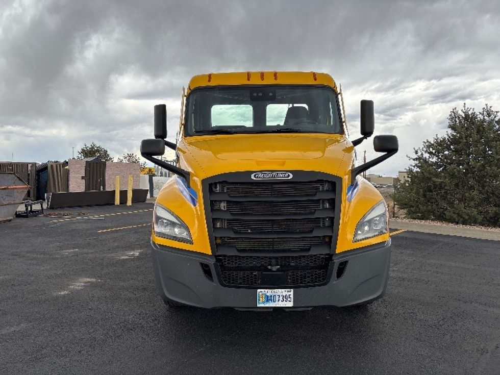 Day Cab Tractor-Heavy Duty Tractors-Freightliner-2022-T12642ST-Denver-CO-121,454\n\t\tmiles-$ 71,000 - Image 2