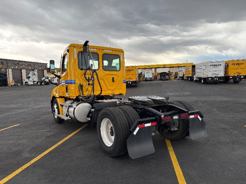 Day Cab Tractor-Heavy Duty Tractors-Freightliner-2022-T12642ST-Denver-CO-121,454\n\t\tmiles-$ 71,000 - Image 5