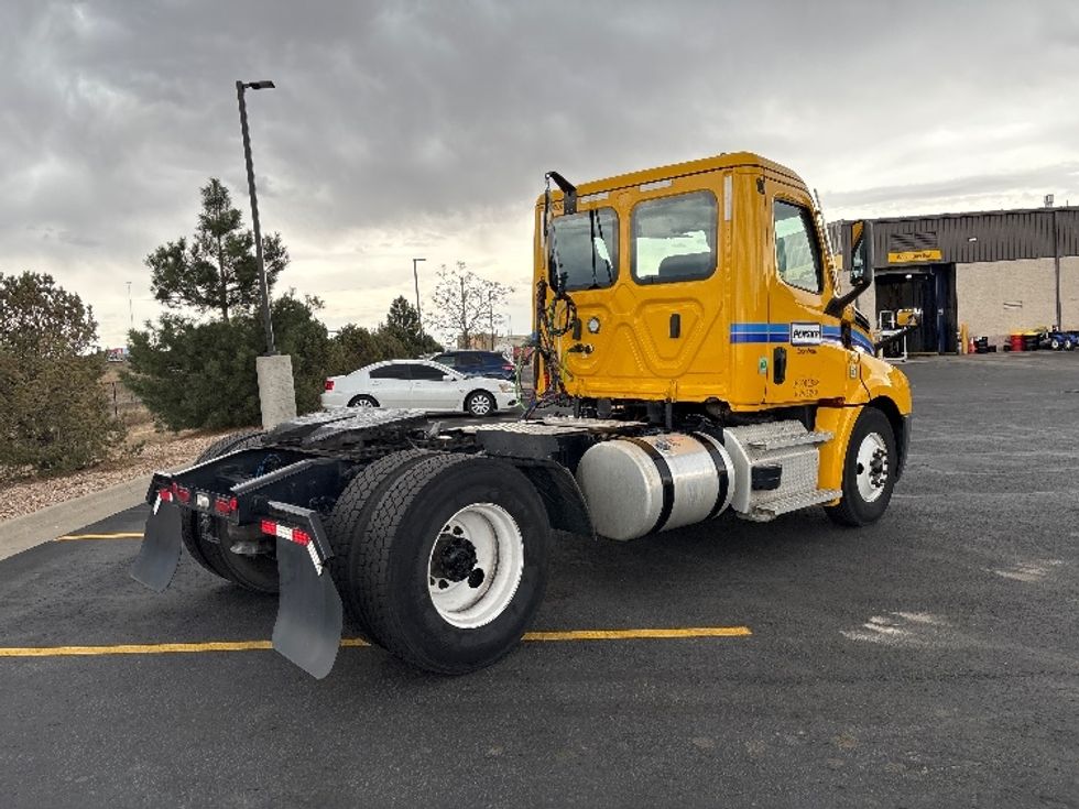 Day Cab Tractor-Heavy Duty Tractors-Freightliner-2022-T12642ST-Denver-CO-121,454\n\t\tmiles-$ 71,000 - Image 7