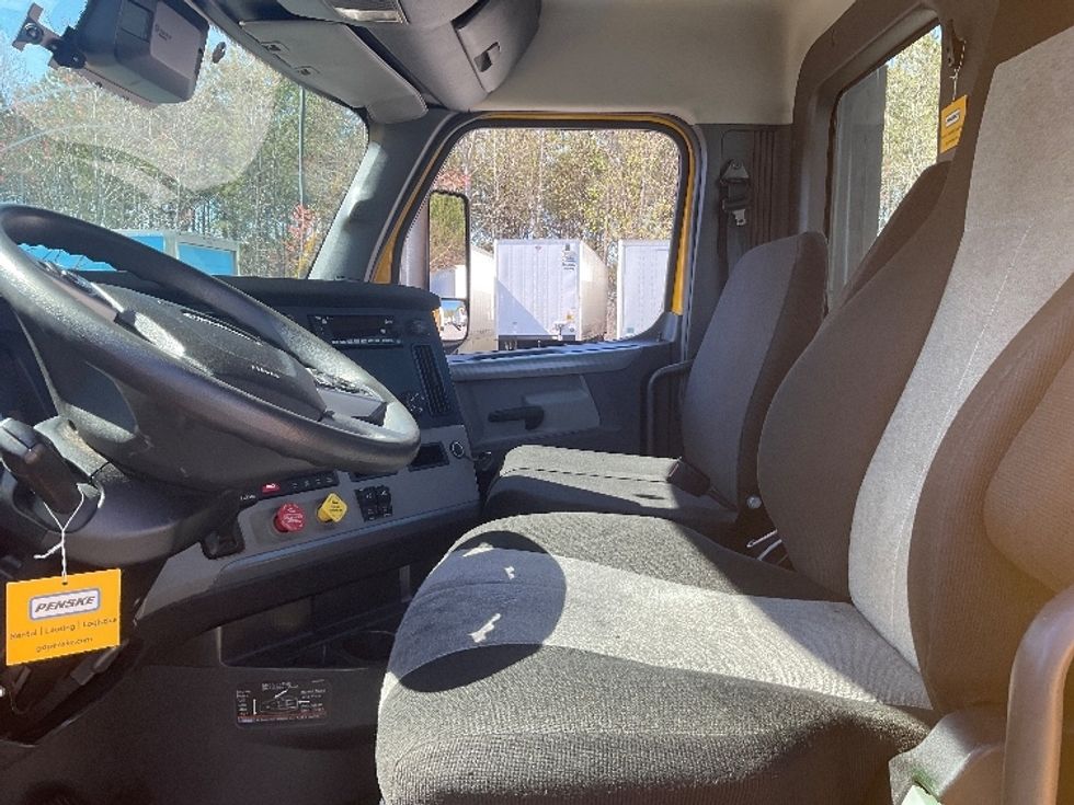 Day Cab Tractor-Heavy Duty Tractors-Freightliner-2022-T12642ST-Duluth-GA-292,477\n\t\tmiles-$ 68,000 - Image 10