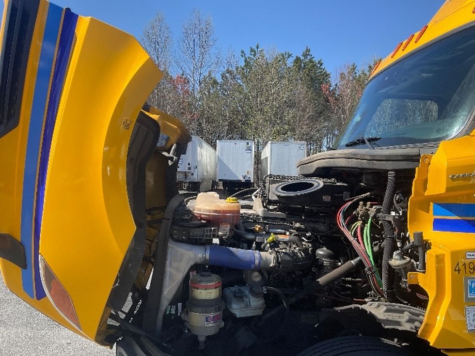 Day Cab Tractor-Heavy Duty Tractors-Freightliner-2022-T12642ST-Duluth-GA-292,477\n\t\tmiles-$ 68,000 - Image 16