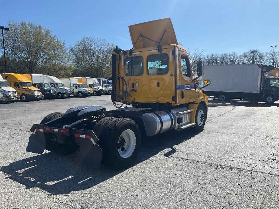 Day Cab Tractor-Heavy Duty Tractors-Freightliner-2022-T12642ST-Duluth-GA-292,477\n\t\tmiles-$ 68,000 - Image 7