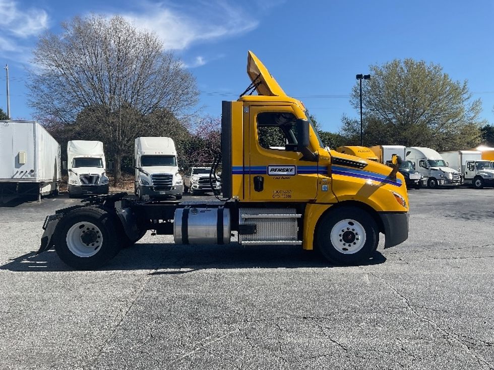 Day Cab Tractor-Heavy Duty Tractors-Freightliner-2022-T12642ST-Duluth-GA-292,477\n\t\tmiles-$ 68,000 - Image 8