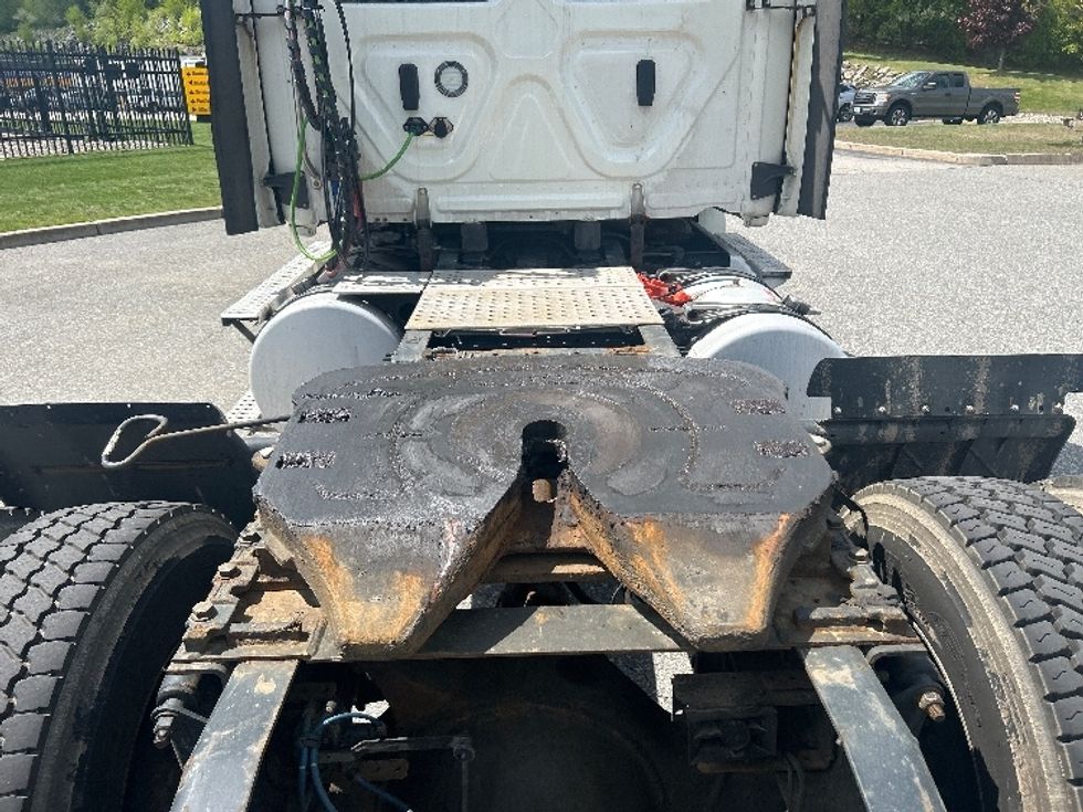 Day Cab Tractor-Heavy Duty Tractors-Freightliner-2022-T12642ST-Fitchburg-MA-419,226\n\t\tmiles-$ 56,000 - Image 6