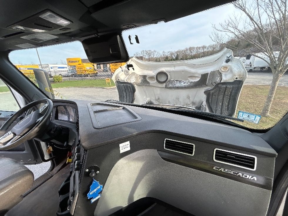 Day Cab Tractor-Heavy Duty Tractors-Freightliner-2022-T12642ST-Fitchburg-MA-444,986\n\t\tmiles-$ 51,750 - Image 13