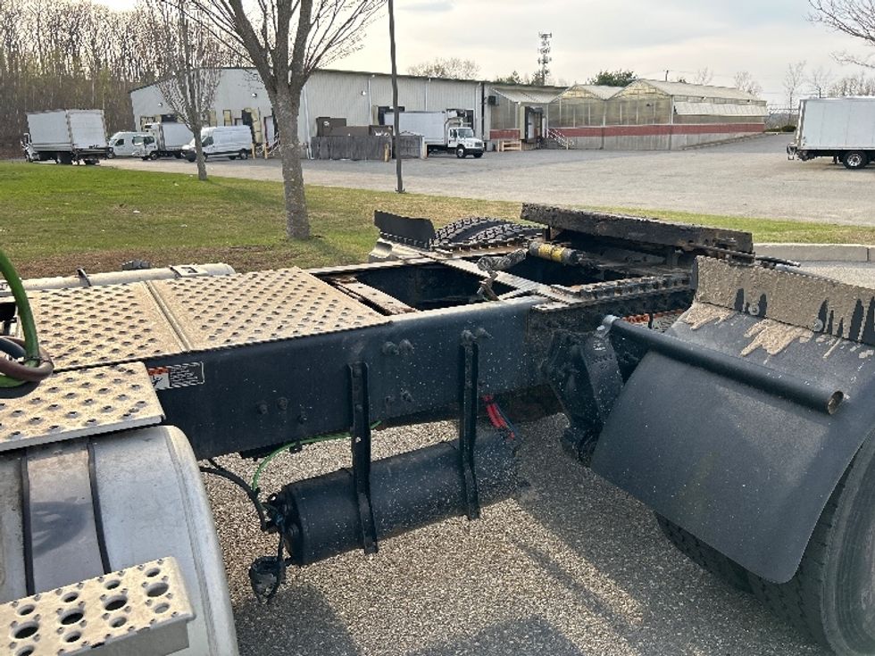 Day Cab Tractor-Heavy Duty Tractors-Freightliner-2022-T12642ST-Fitchburg-MA-444,986\n\t\tmiles-$ 51,750 - Image 17