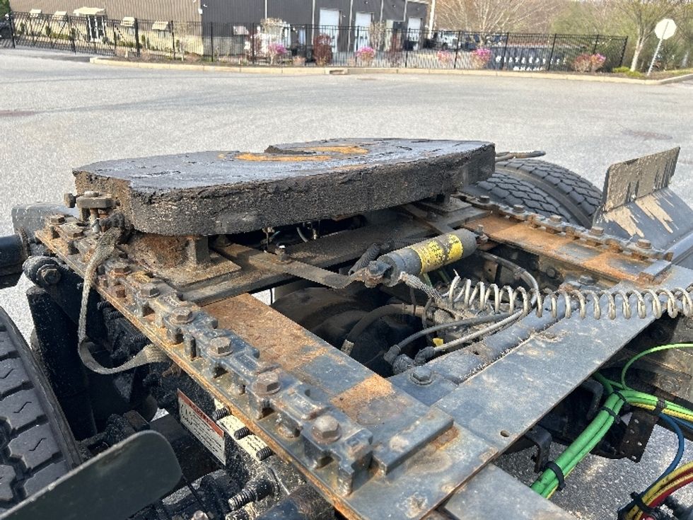 Day Cab Tractor-Heavy Duty Tractors-Freightliner-2022-T12642ST-Fitchburg-MA-444,986\n\t\tmiles-$ 51,750 - Image 19