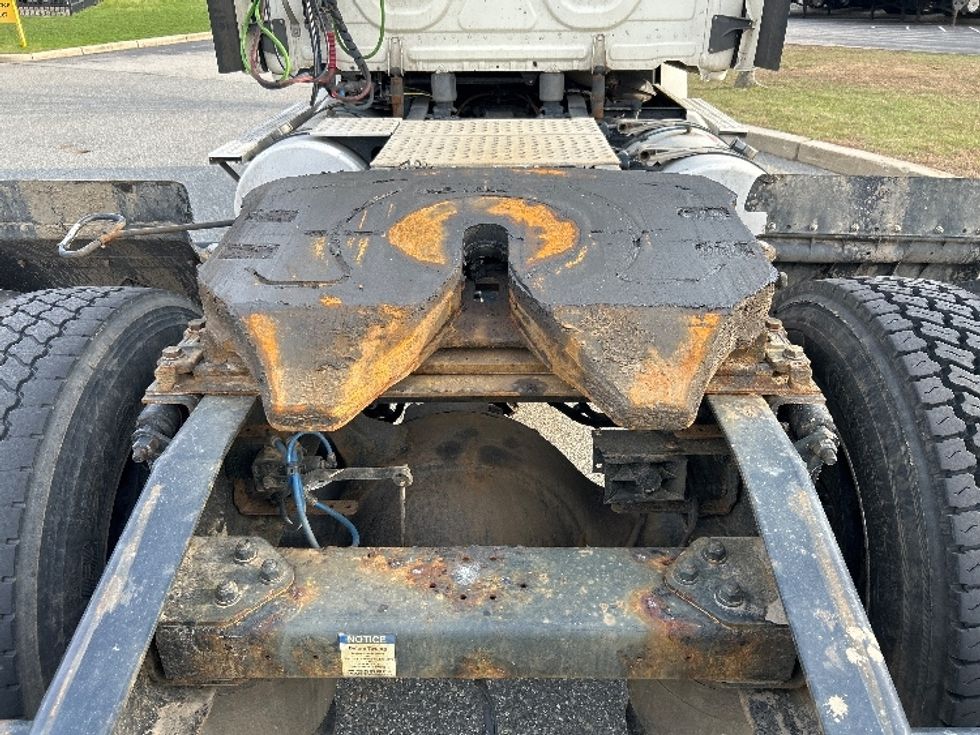 Day Cab Tractor-Heavy Duty Tractors-Freightliner-2022-T12642ST-Fitchburg-MA-444,986\n\t\tmiles-$ 51,750 - Image 6