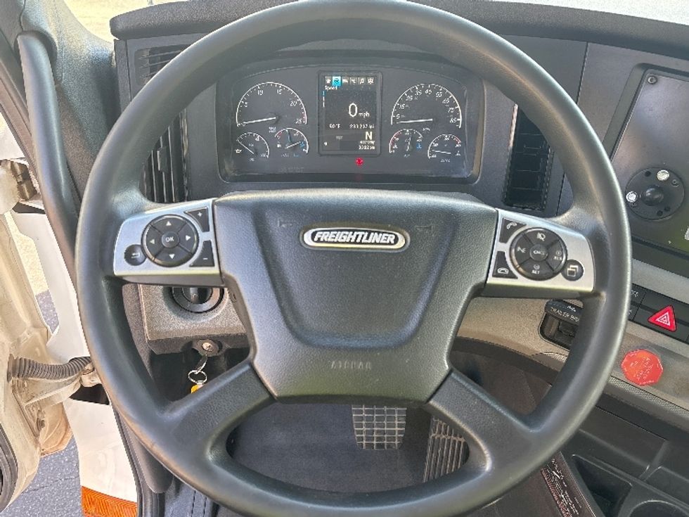 Day Cab Tractor-Heavy Duty Tractors-Freightliner-2022-T12642ST-Fontana-CA-233,275\n\t\tmiles-$ 70,500 - Image 11