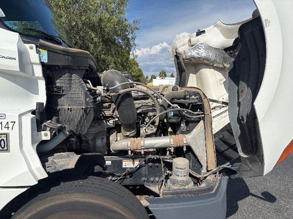 Day Cab Tractor-Heavy Duty Tractors-Freightliner-2022-T12642ST-Fontana-CA-233,275\n\t\tmiles-$ 70,500 - Image 15