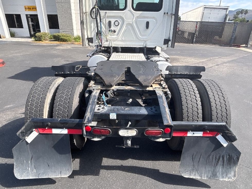 Day Cab Tractor-Heavy Duty Tractors-Freightliner-2022-T12642ST-Fontana-CA-233,275\n\t\tmiles-$ 70,500 - Image 6