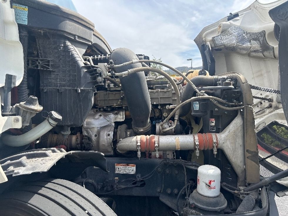 Day Cab Tractor-Heavy Duty Tractors-Freightliner-2022-T12642ST-Fontana-CA-256,975\n\t\tmiles-$ 62,250 - Image 15